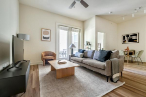 Central Domain 2br w pool wd gym ATX-204